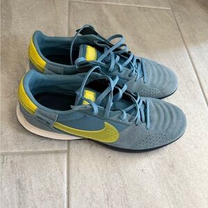 Nike Streetgato Low-Top Football Shoes